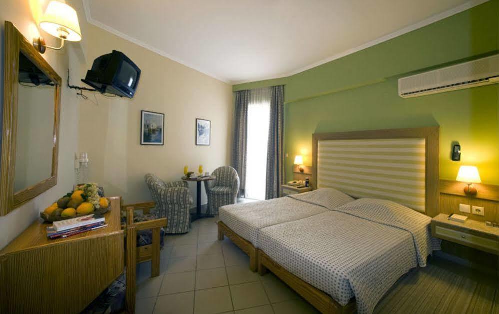 Hotel Dolfin à Tolón Extérieur photo