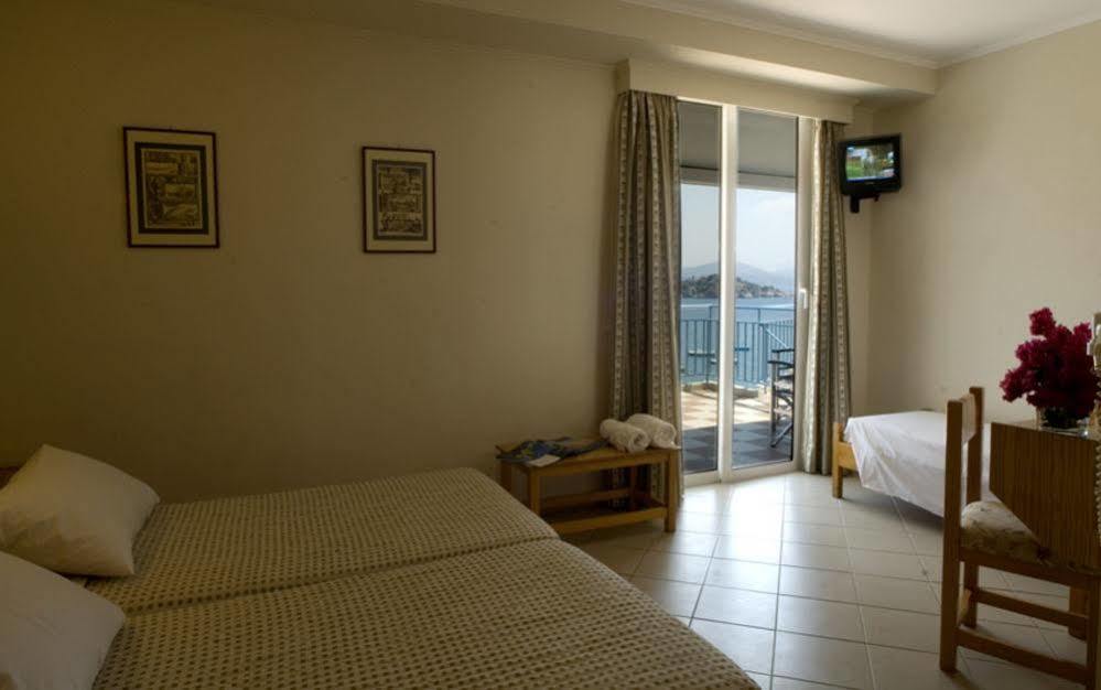 Hotel Dolfin à Tolón Extérieur photo
