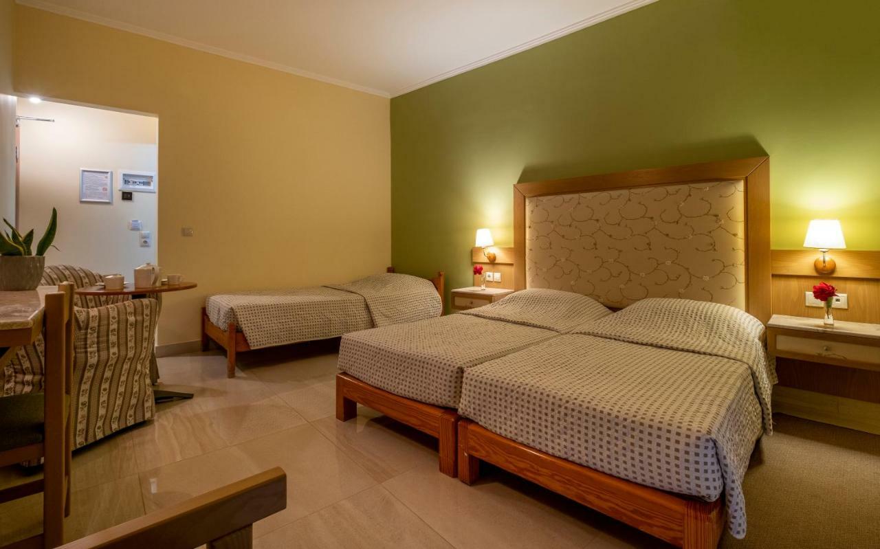 Hotel Dolfin à Tolón Extérieur photo