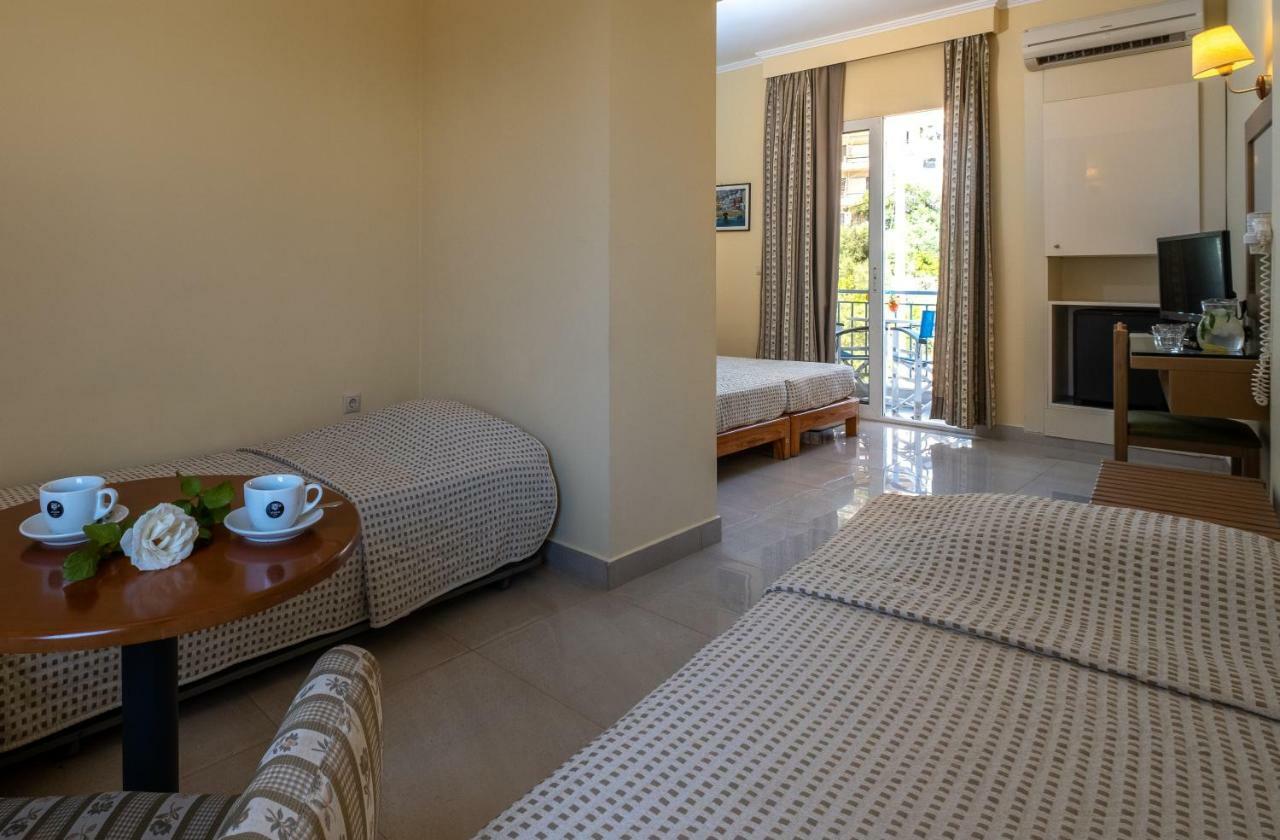 Hotel Dolfin à Tolón Extérieur photo
