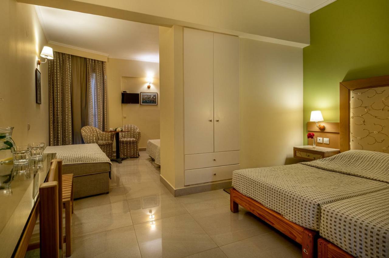 Hotel Dolfin à Tolón Extérieur photo