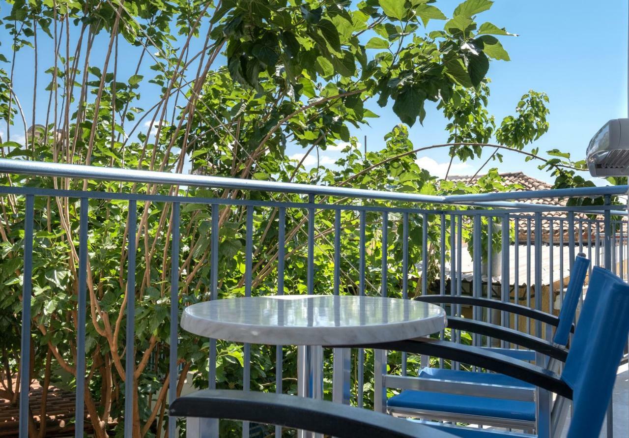 Hotel Dolfin à Tolón Extérieur photo