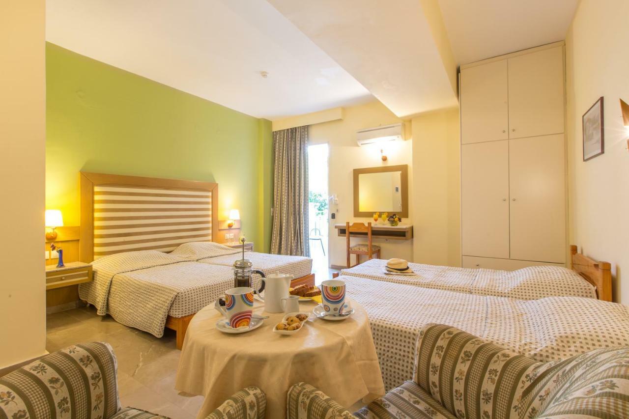 Hotel Dolfin à Tolón Extérieur photo